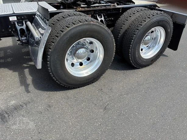 2022 Kenworth W990 in Portland, OR — photo 5