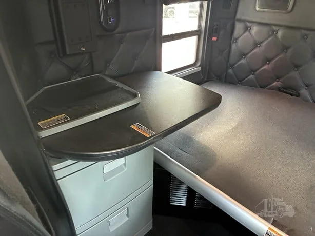 2022 Kenworth W990 in Portland, OR — photo 19