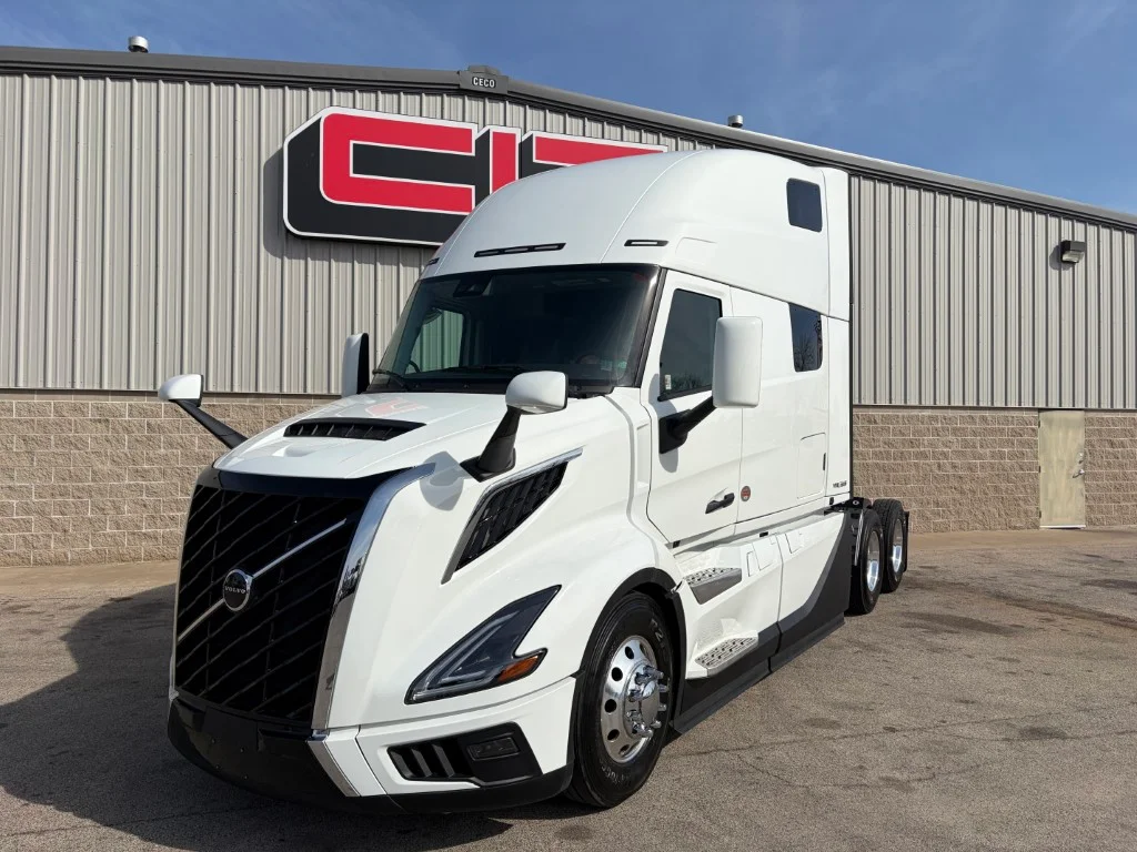 2027 Volvo VNL 860 in Morton, IL
