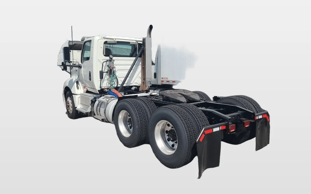 2020 International LT - image 1