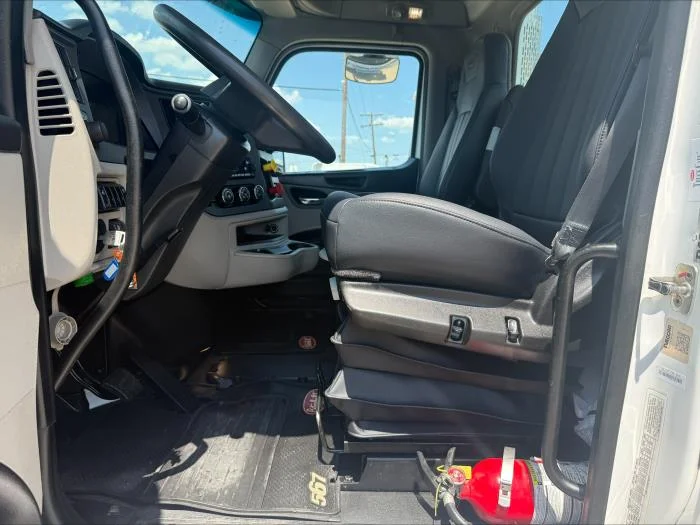 2024 Peterbilt 567 — photo 28