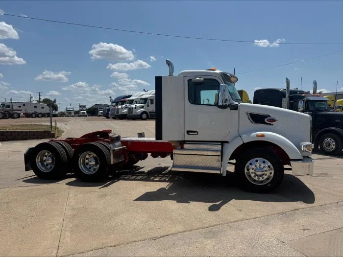 2024 Peterbilt 567 — photo 40