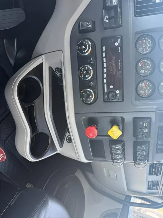 2024 Peterbilt 567 — photo 37
