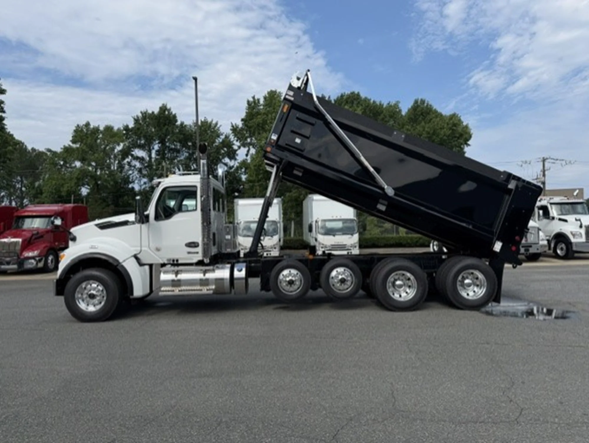 2027 Kenworth T880 in Chesapeake, VA — photo 2