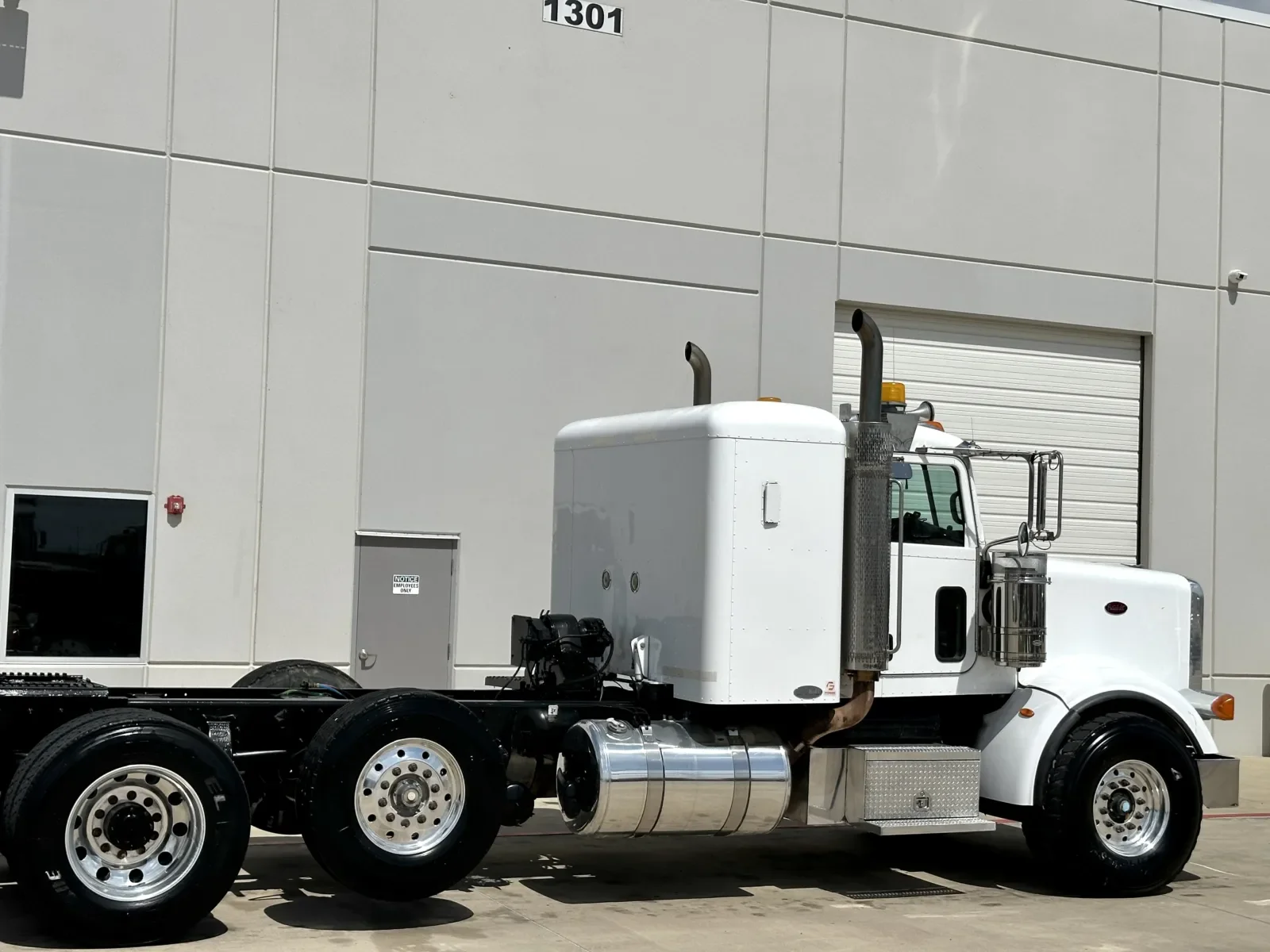 2011 Peterbilt 367 in Hutchins, TX — photo 7