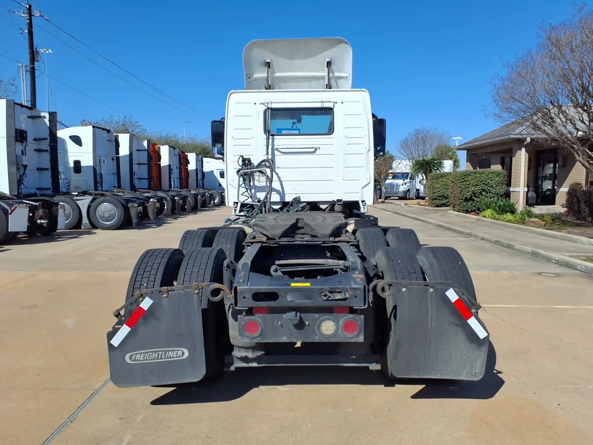 2019 Volvo VNL 860 in Houston, TX — photo 5