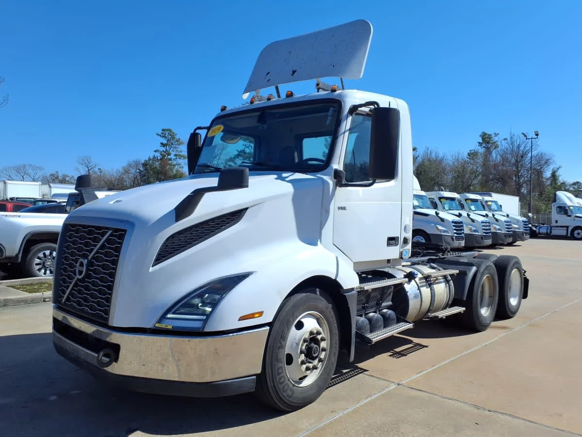 2019 Volvo VNL 860 in Houston, TX
