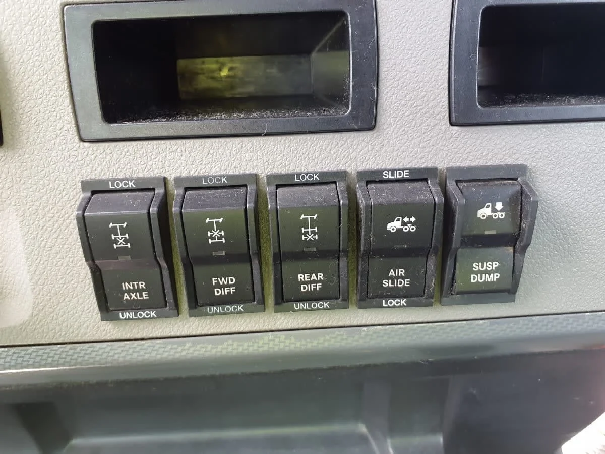 2020 Freightliner Cascadia in Wayland, MI — photo 10