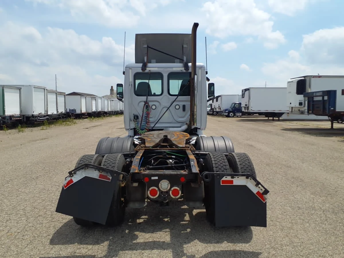 2020 Freightliner Cascadia in Wayland, MI — photo 5