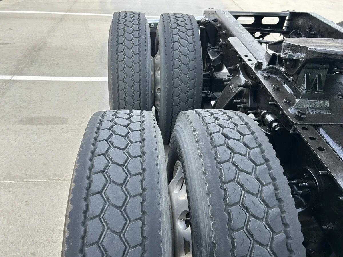 2023 Freightliner Cascadia — photo 7