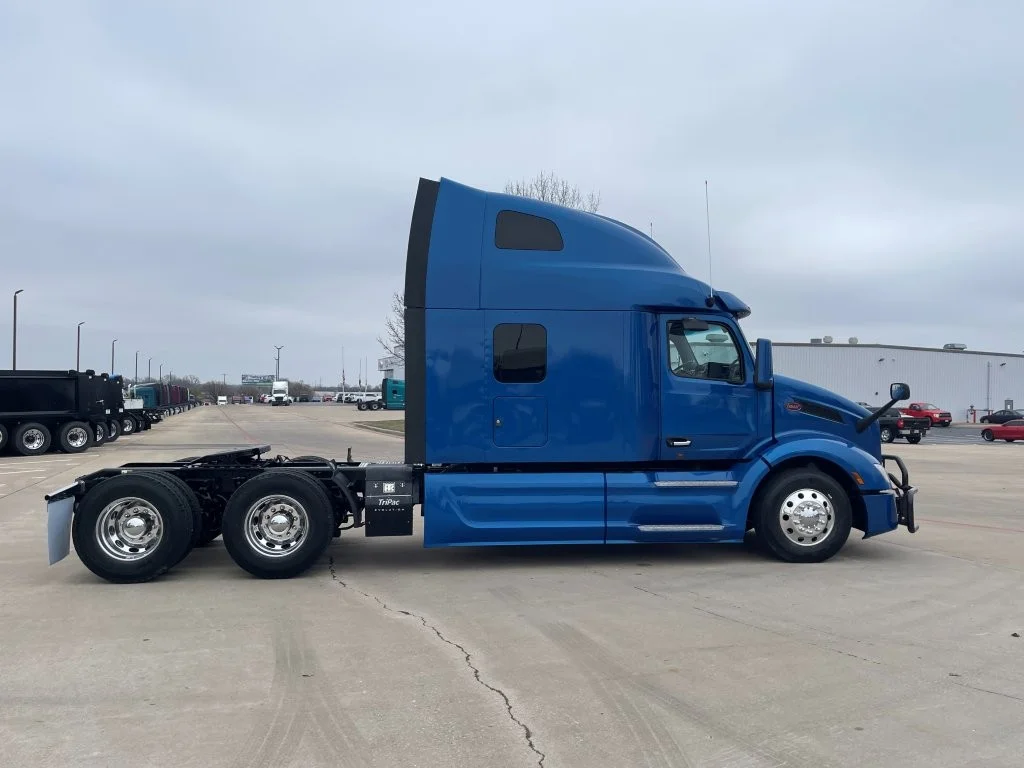 2023 Peterbilt 579 in Hattiesburg, MS — photo 6