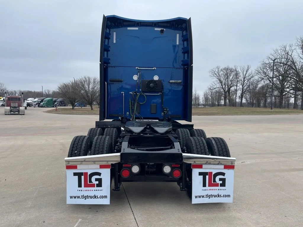 2023 Peterbilt 579 in Hattiesburg, MS — photo 4