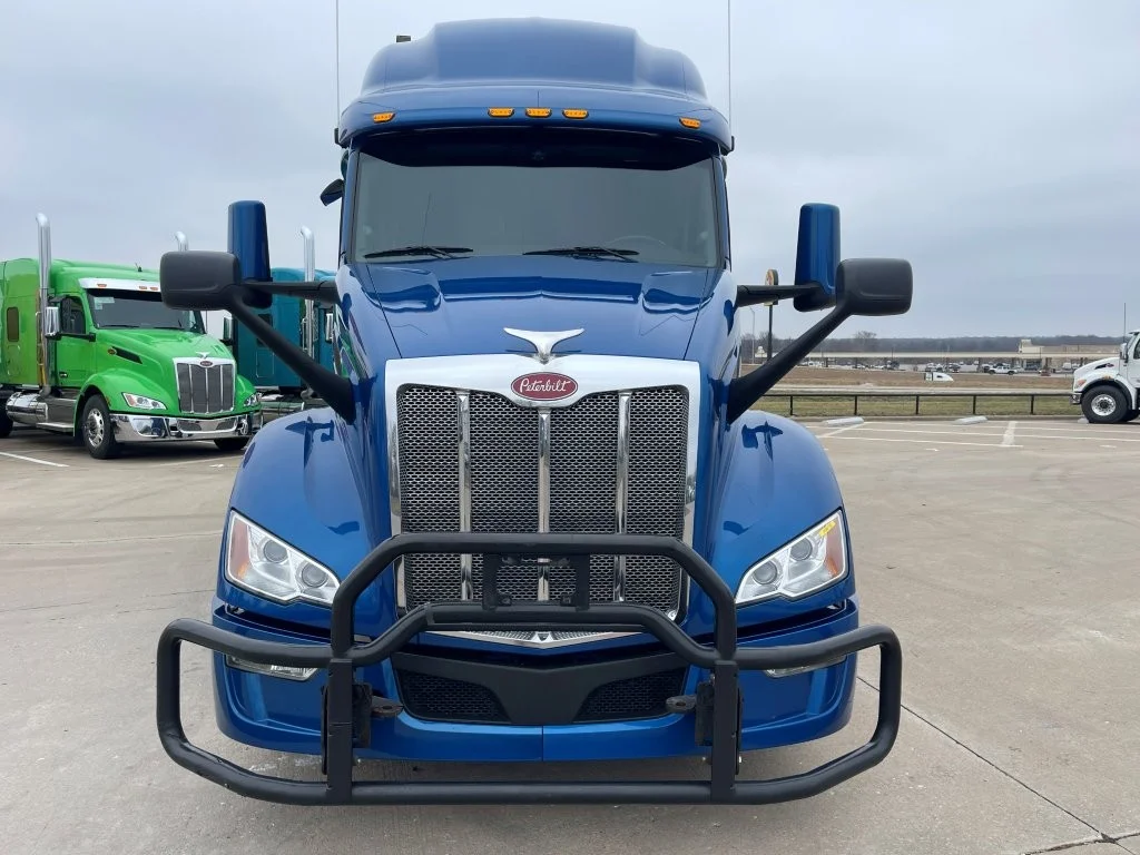 2023 Peterbilt 579 in Hattiesburg, MS — photo 8
