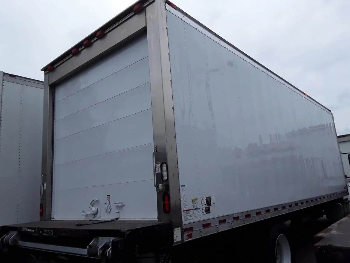 2016 Freightliner M2 106 - image 4