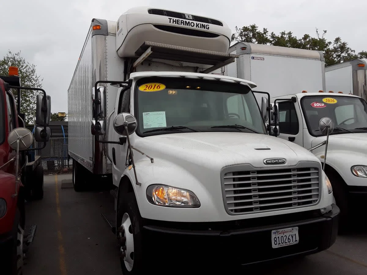 2016 Freightliner M2 106 in Montebello, CA — photo 3