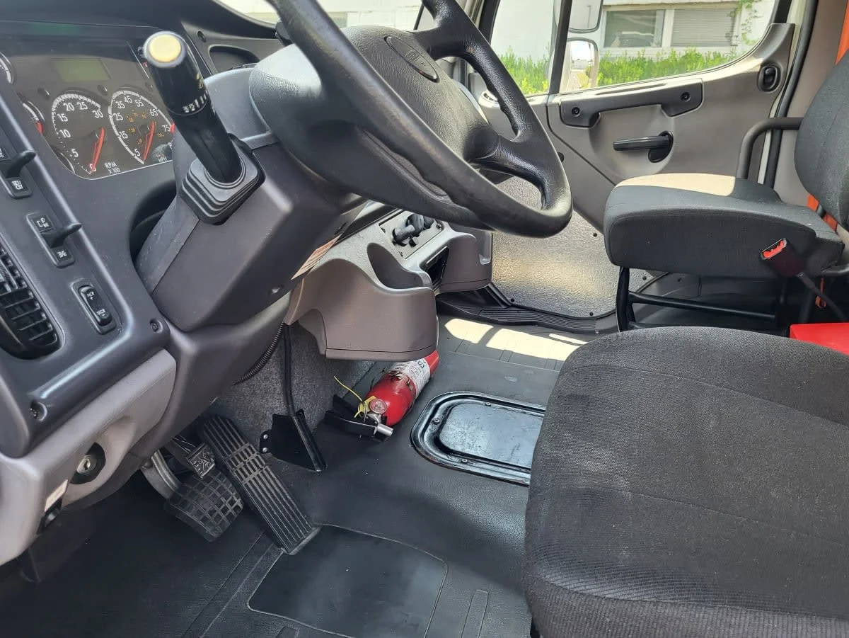 2020 Freightliner M2 106 in Jacksonville, FL — photo 12