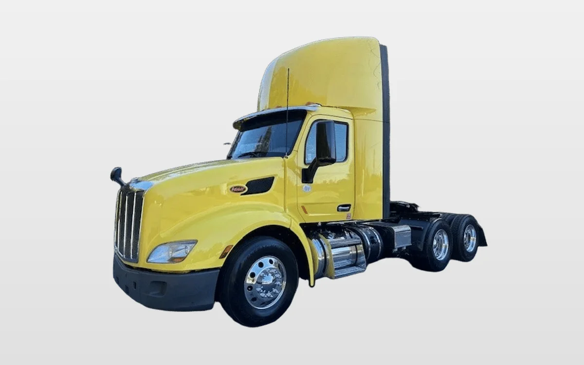 2021 PETERBILT 579 - image 1