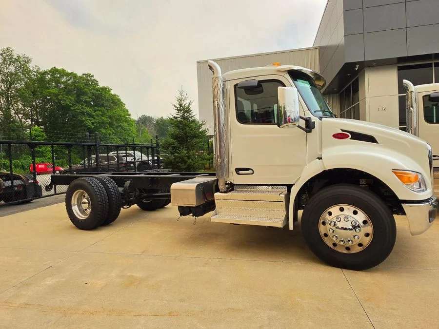 2027 Peterbilt 536 in Plainville, MA — photo 9