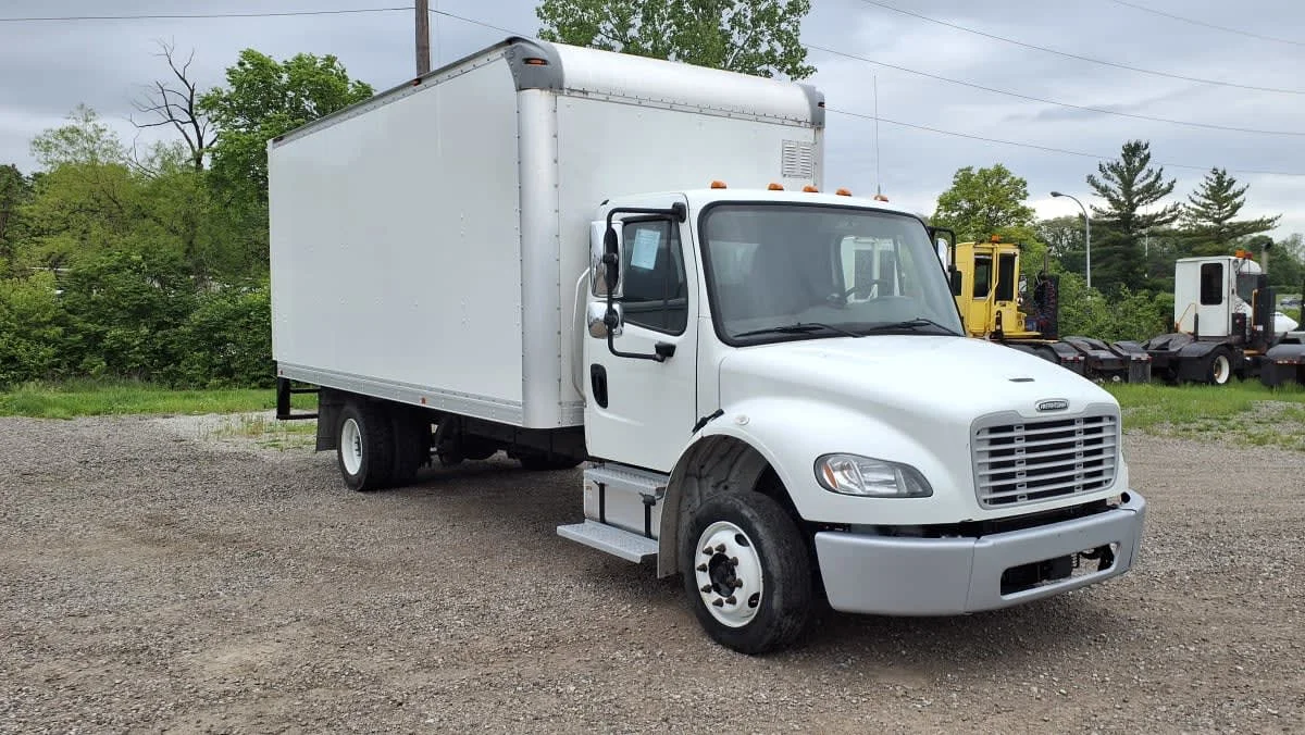 2022 Freightliner M2 106 in West Chester, OH — photo 3