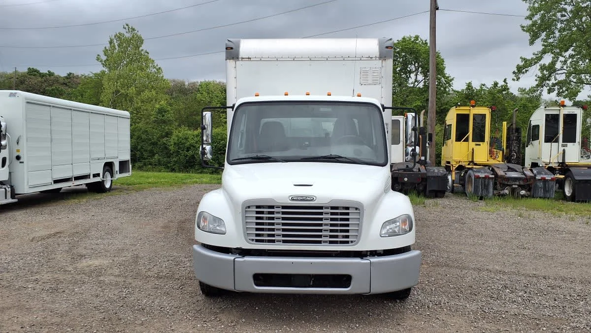 2022 Freightliner M2 106 in West Chester, OH — photo 2
