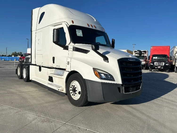2021 Freightliner Cascadia in Denver, CO
