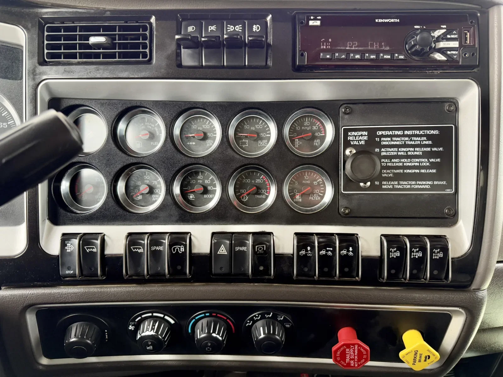 2015 Kenworth W900 in New Lenox, IL — photo 18