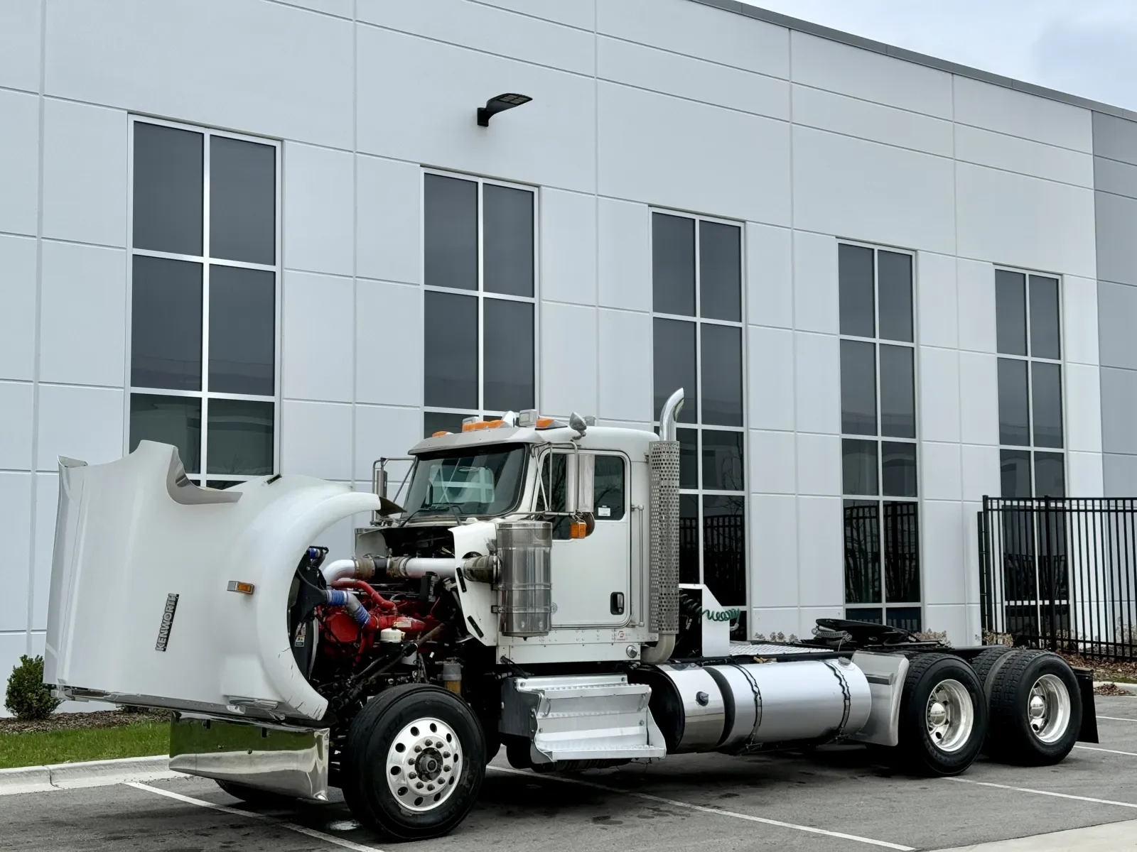 2015 Kenworth W900 in New Lenox, IL — photo 10