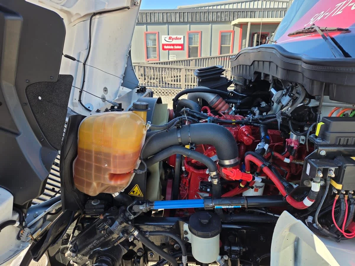 2022 International MV - image 9