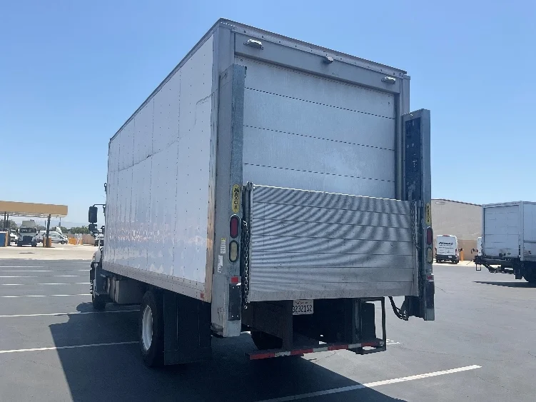2020 Hino 268 in Torrance, CA — photo 6