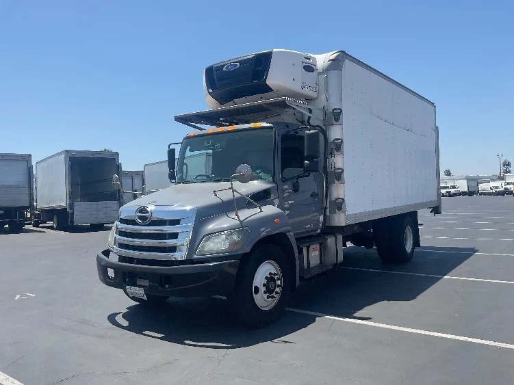 2020 Hino 268 in Torrance, CA — photo 3