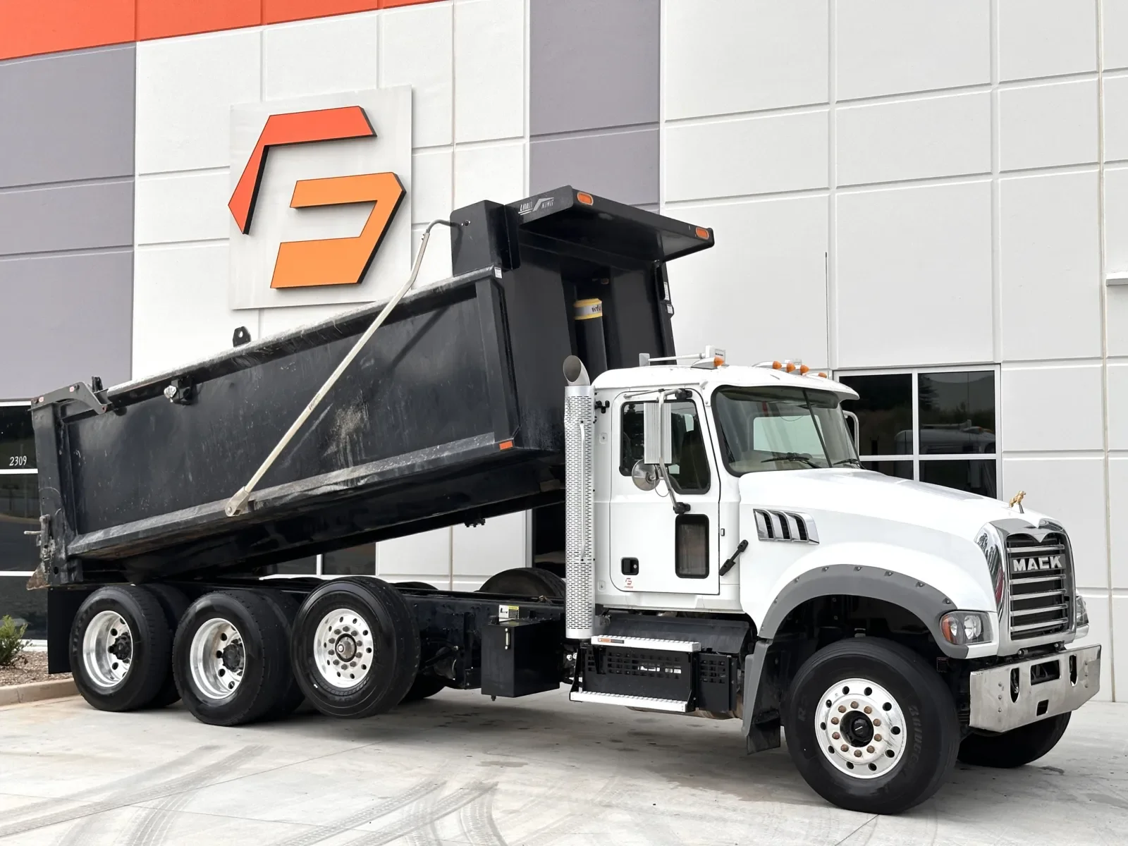 2023 Mack Granite