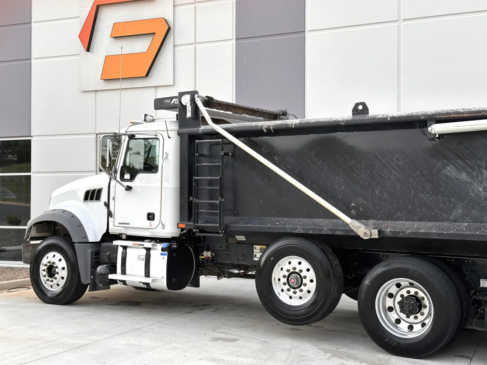2023 Mack Granite in Greer, SC — photo 9