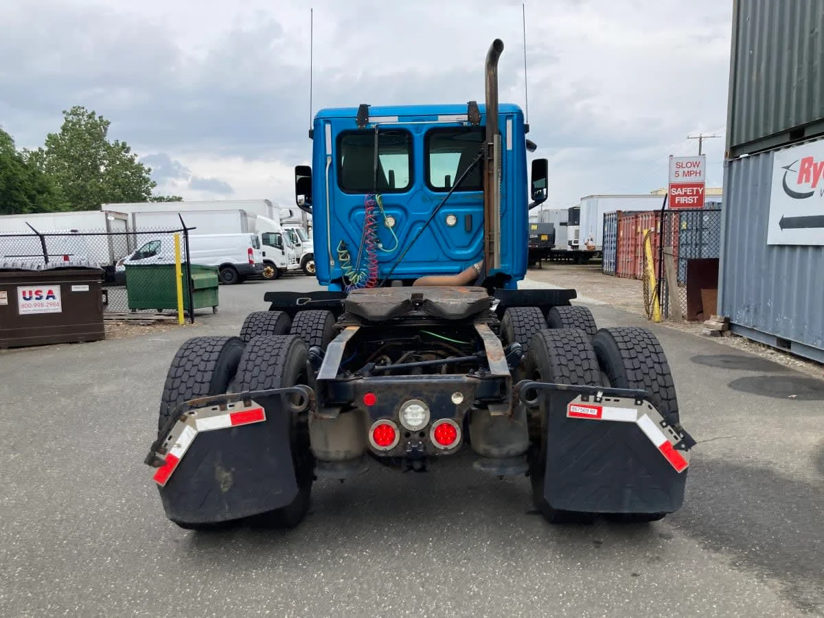 2019 Freightliner Cascadia in Springfield, MA — photo 5