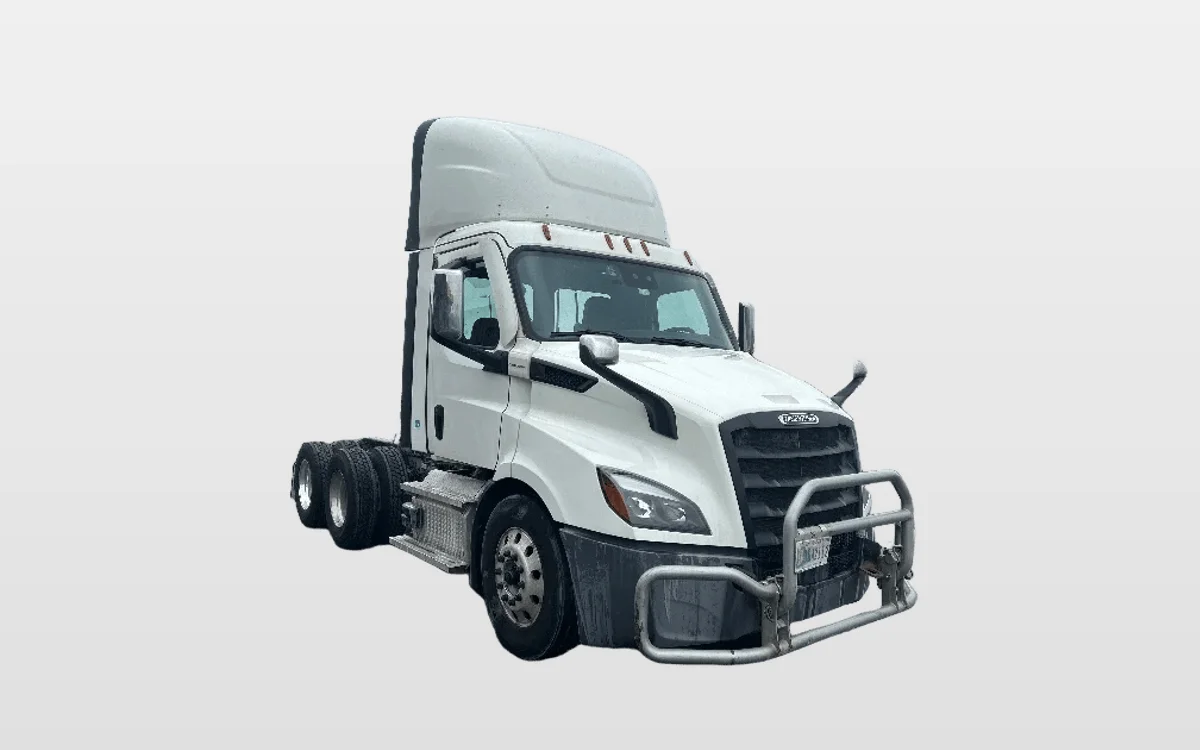 2022 Freightliner Cascadia - image 1