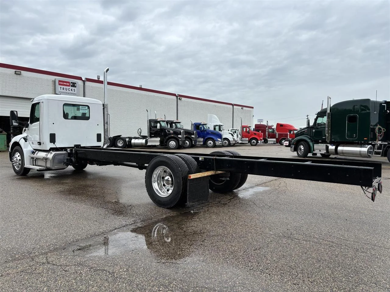 2026 Peterbilt 536 - image 2