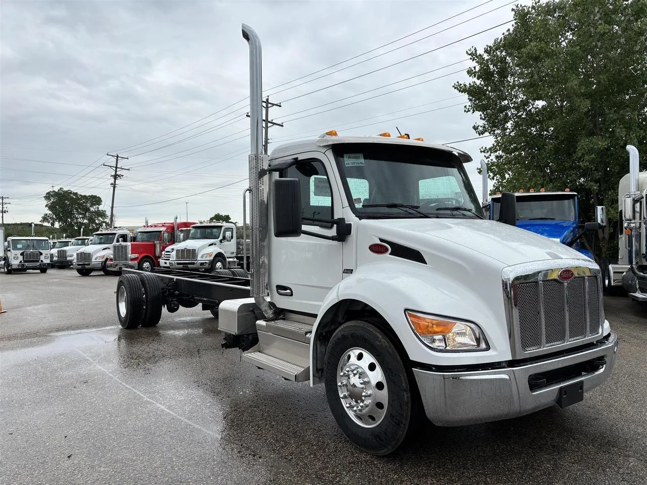 2026 Peterbilt 536 in South St. Paul, MN