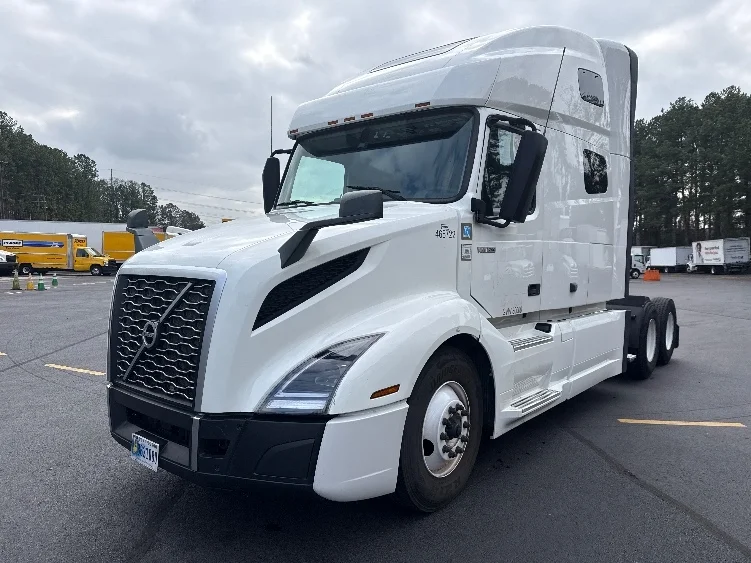 2023 Volvo VNL 760 - image 3