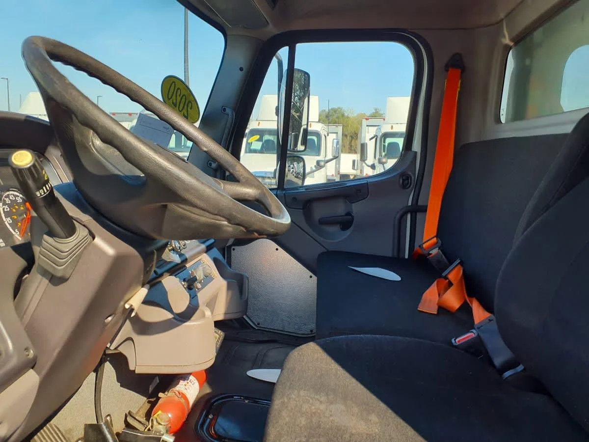 2020 Freightliner M2 106 - image 8