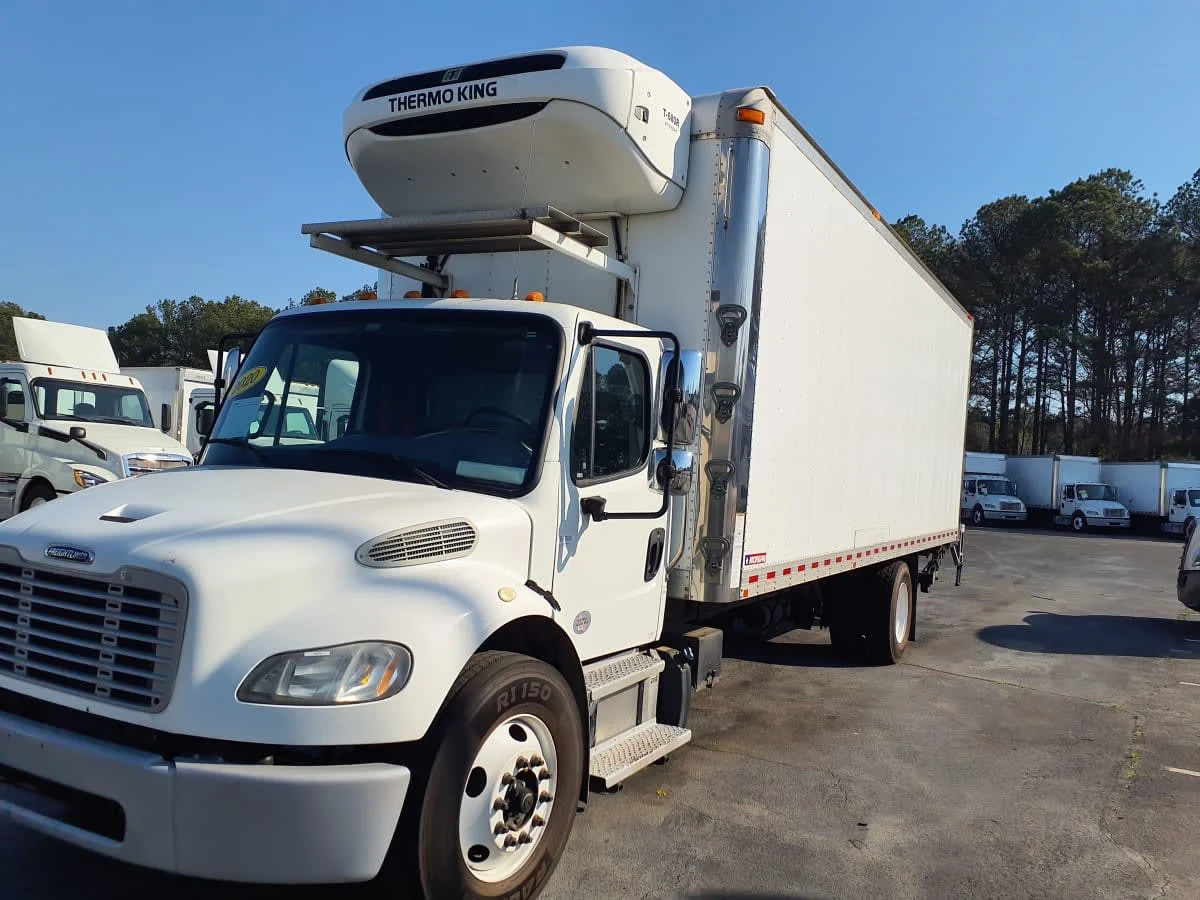 2020 Freightliner M2 106 - image 3