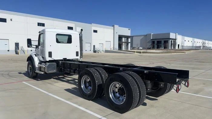 2026 Peterbilt 548 - image 7