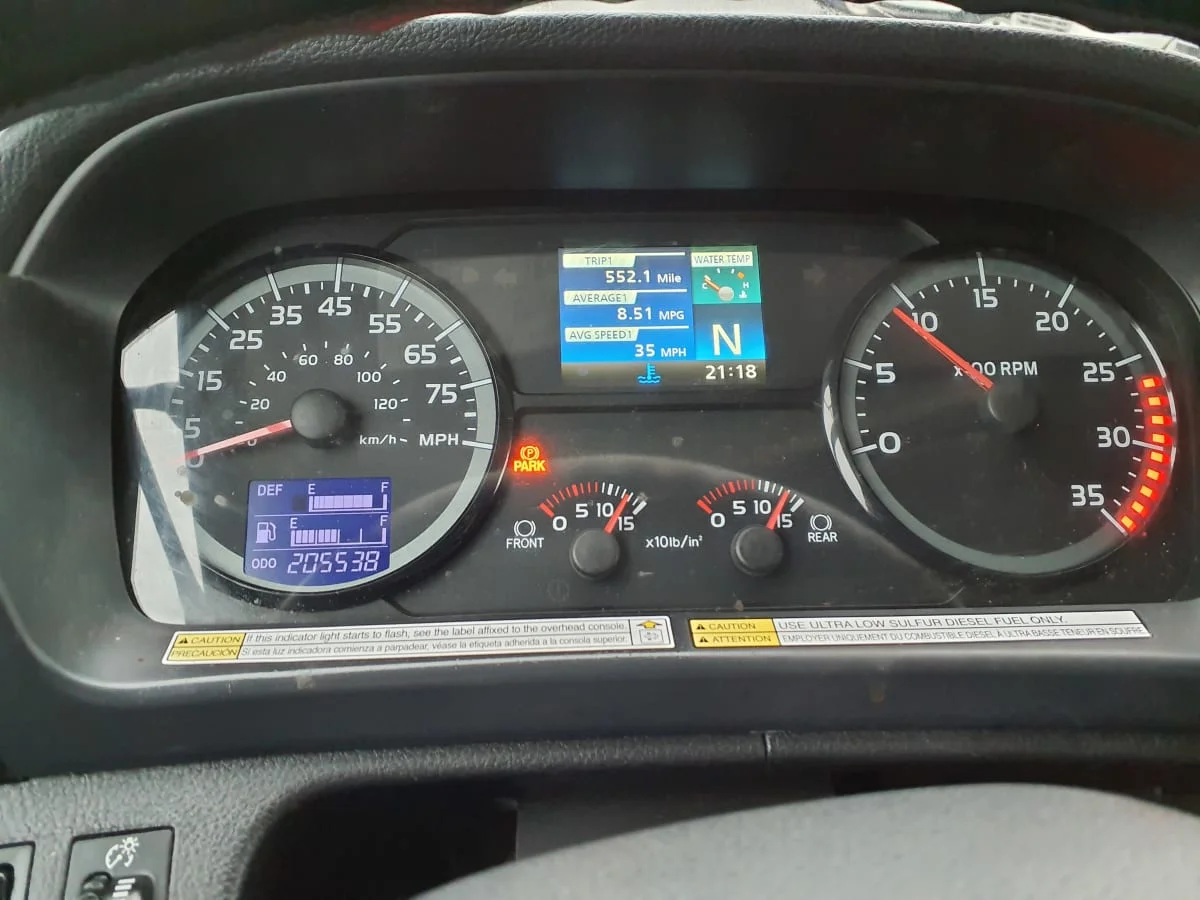 2016 Hino 338 - image 10