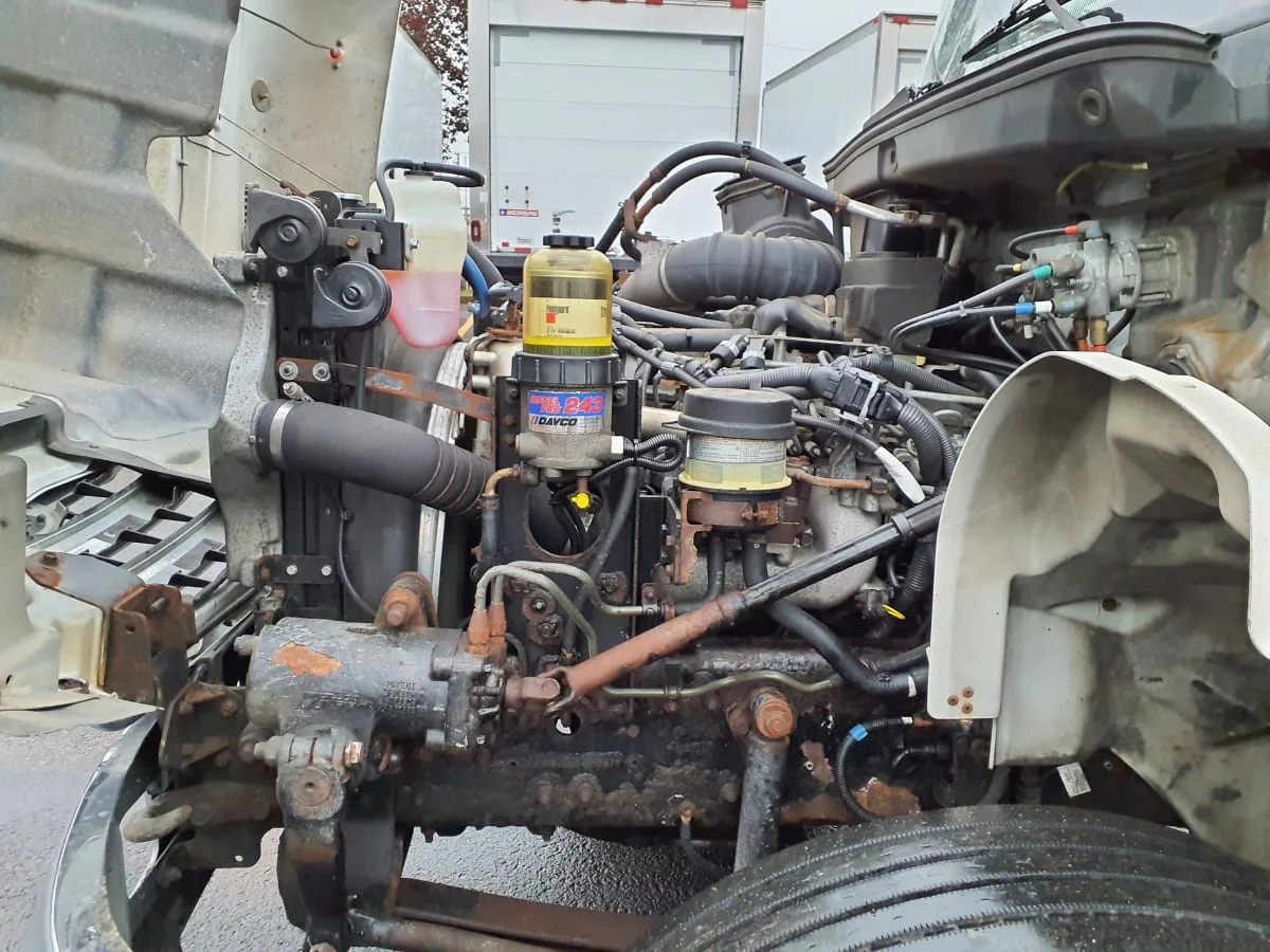 2016 Hino 338 - image 9