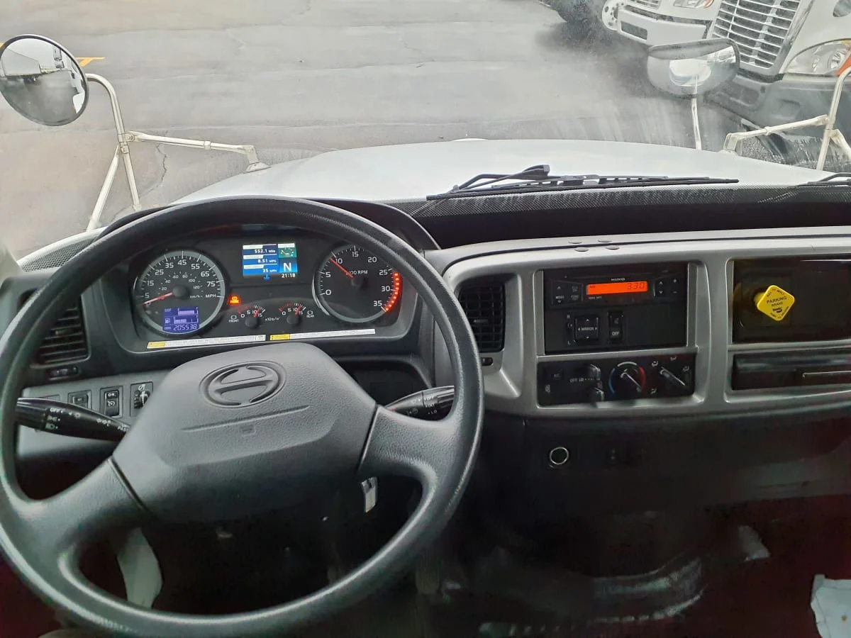 2016 Hino 338 - image 7