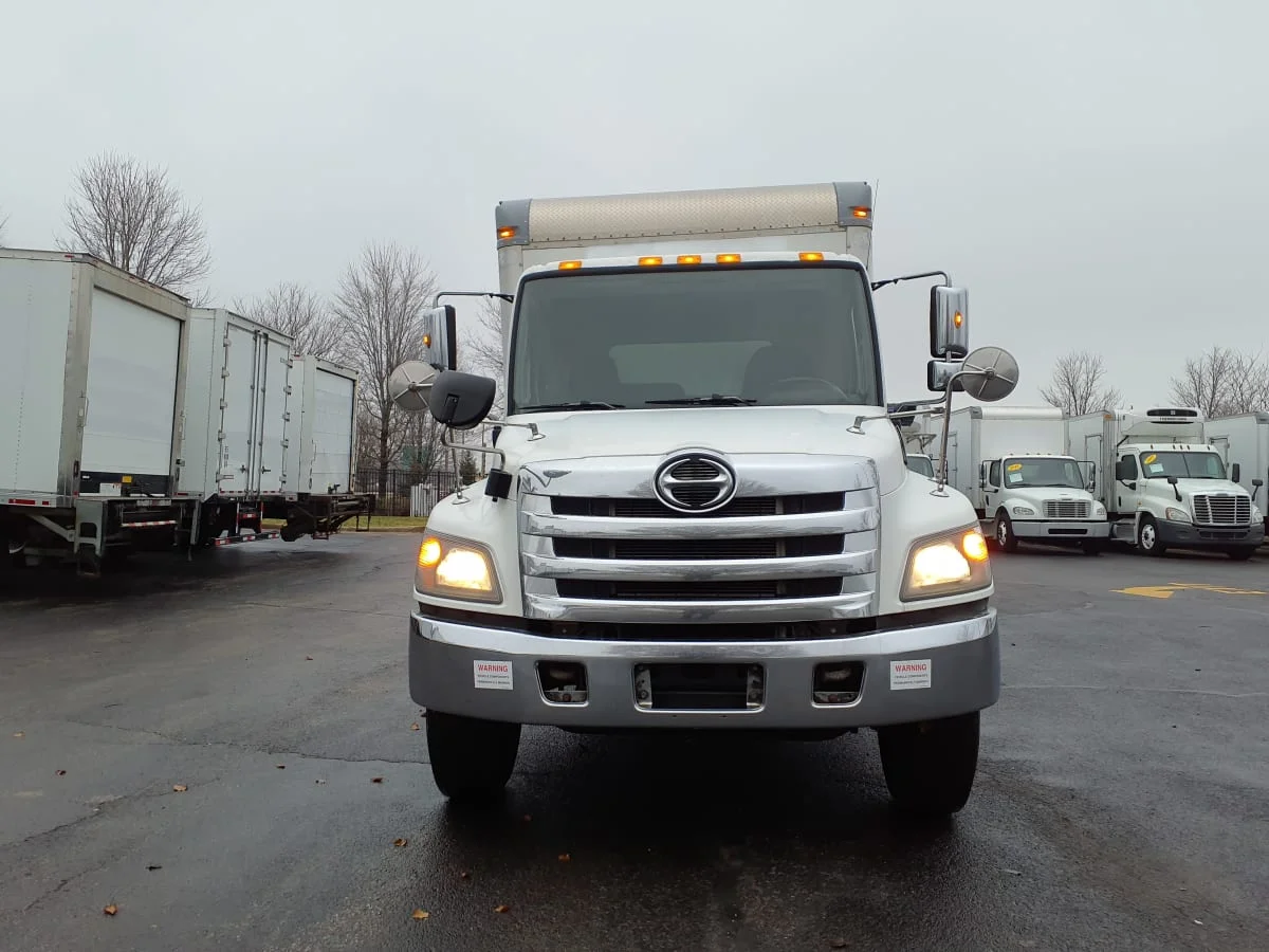 2016 Hino 338 - image 2