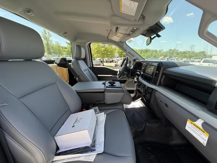 2025 Ford F-600 — photo 39