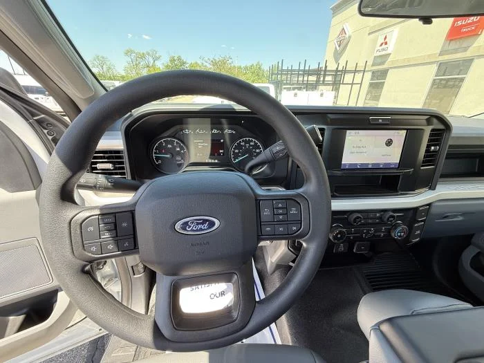 2025 Ford F-600 — photo 29