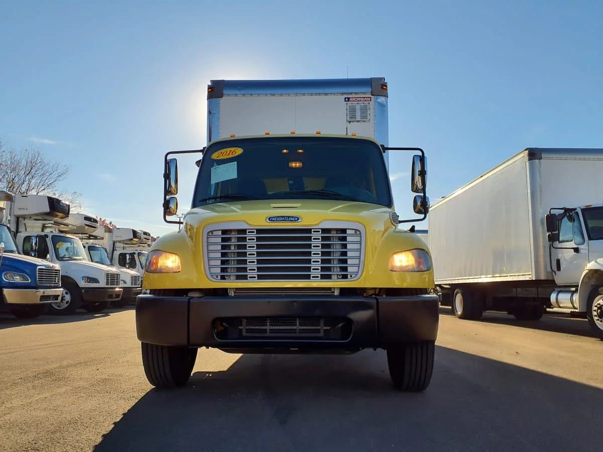 2016 Freightliner M2 106 in Bolingbrook, IL — photo 2