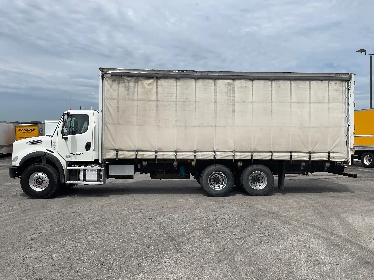 2015 Freightliner M2 112 in Kansas City, MO — photo 4