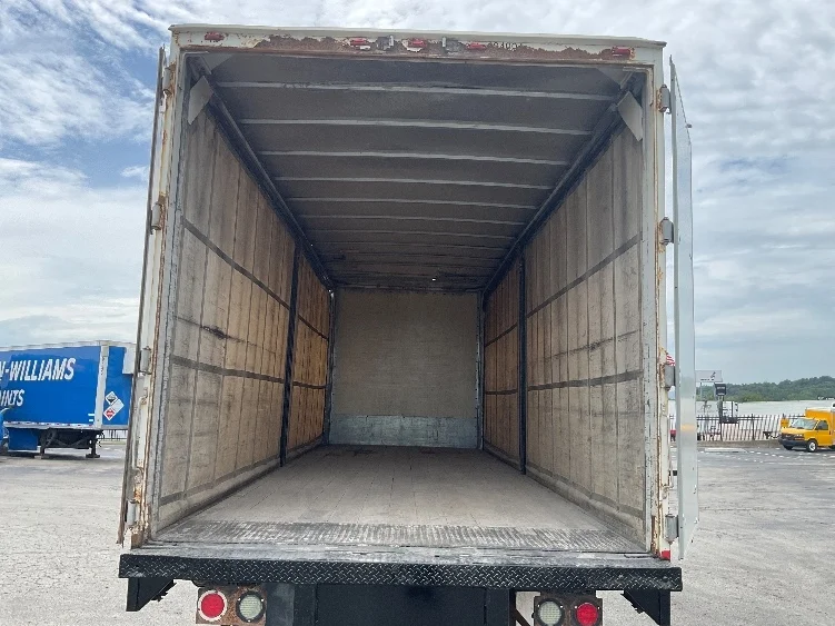 2015 Freightliner M2 112 in Kansas City, MO — photo 8