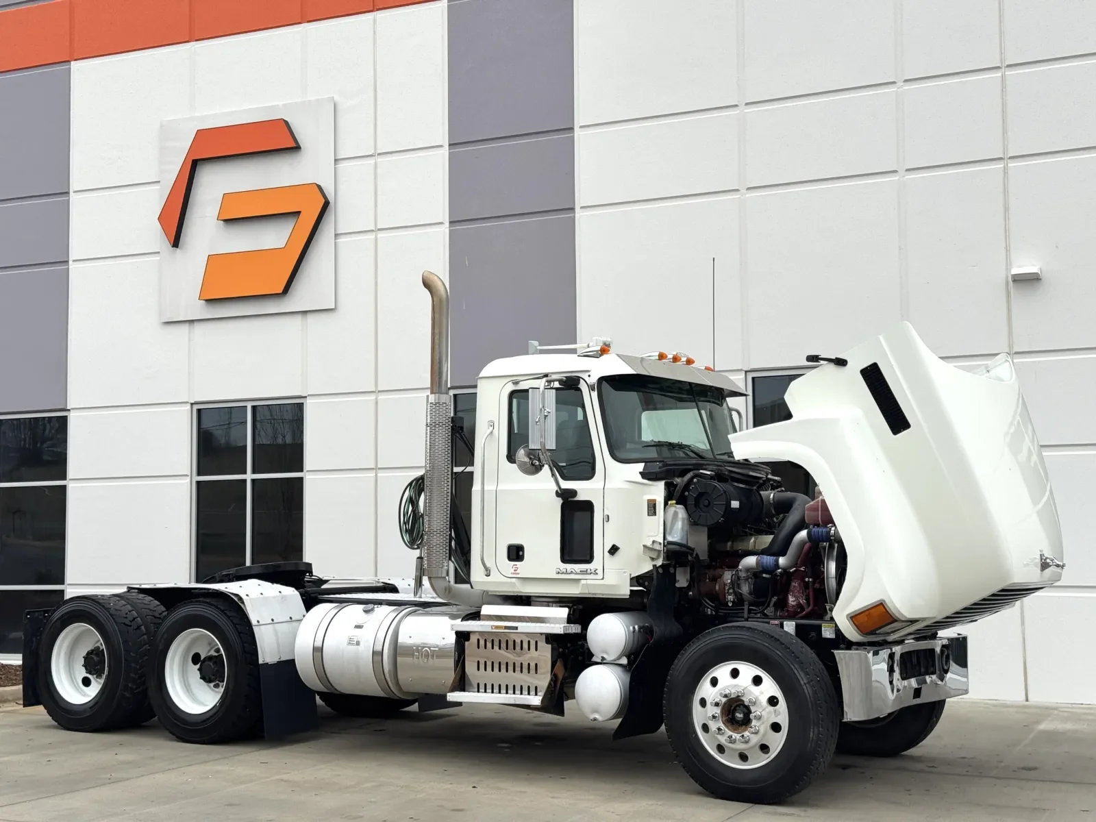 2016 Mack Pinnacle in Greer, SC — photo 9